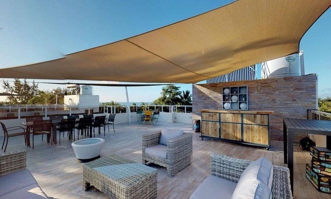 Pereybere Apartment | Oceanview Penthouse with Private Roof Terrace - 10/10 Rated