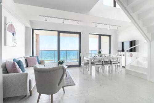 Darlowko Apartment | Oceanview Penthouse with Pool & Family-Friendly Vibes