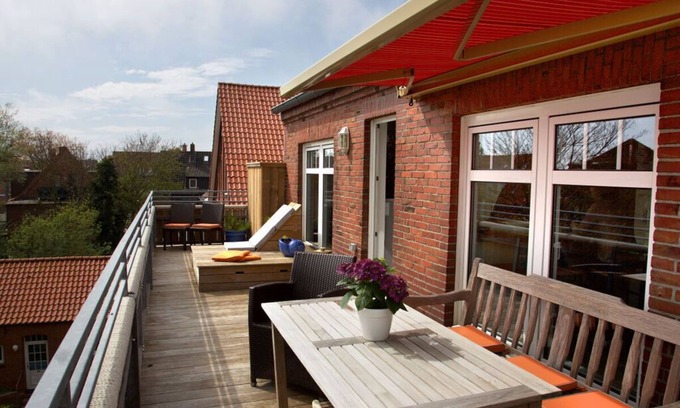 Juist House | Modern Retreat with Kitchen & Pet-Friendly Amenities