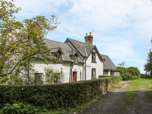 Bronygarth House | Unforgettable Stay at Penymaes - 4 Star, Guest Rated 10/10