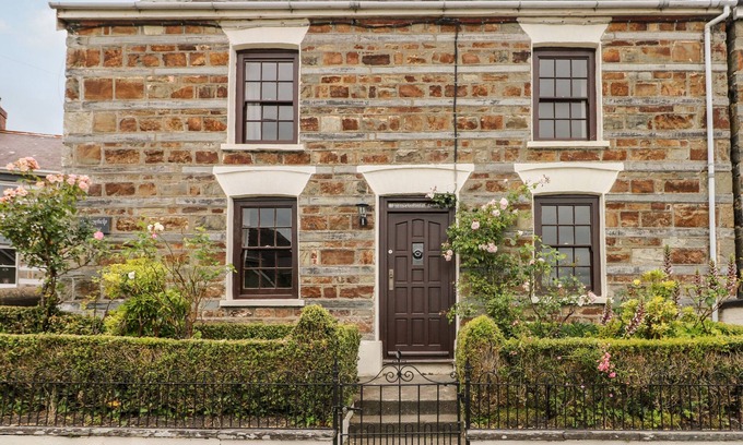 St Dogmaels Cottage | Discover PENYWHELP HOUSE: Pet-Friendly Stay with Open Fire