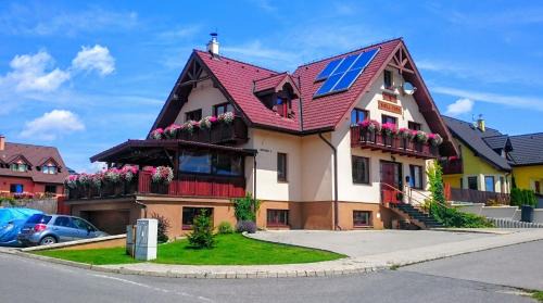 Velka Lomnica House | Beautiful Penzión Biela Voda: Top-Rated & Pet Friendly Stay