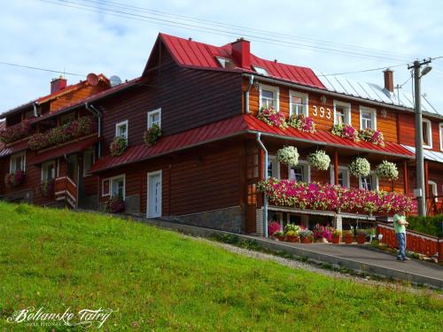 Zdiar House | Budget-Friendly Stay at Penzión Blanka with Hot Tub & Breakfast