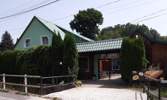 Zlatniky House | Discover Penzión Dahlia: Family-Friendly with Hot Tub