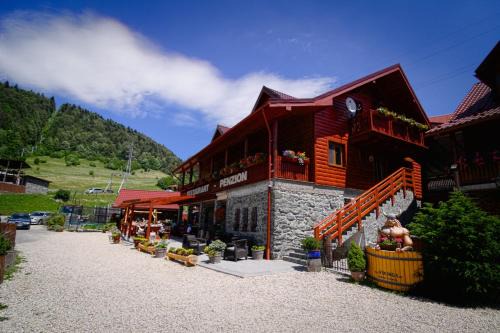 Dedinky Bed & Breakfast | Cozy Penzión Erika: Pet-Friendly Stay with Breakfast Included