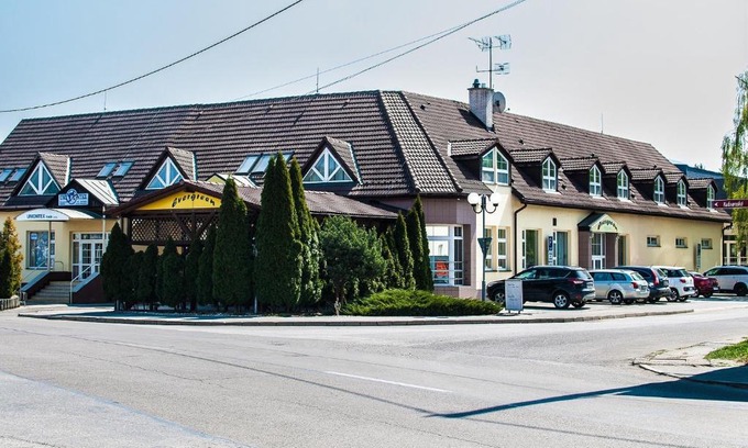 Trencin House | Cozy Penzión Evergreen: Family-Friendly with Breakfast