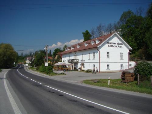 Dolny Kubin House | Charming Penzión Kúria: Family-Friendly with Hot Tub