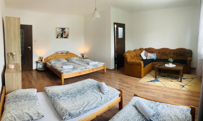 Nizny Slavkov House | Discover Penzión Music: Family-Friendly Stay with Breakfast