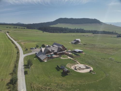 Slovenska Ves House | Guest Rated 9.8: Penzión pod Magurou with Family Amenities