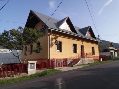 Liptovska Luzna House | Family-Friendly Penzión Serafín with Delicious Breakfast