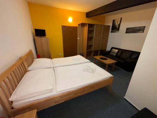 Kavecany House | Pet-Friendly Retreat at Penzión ZOO Pod Hrešnou