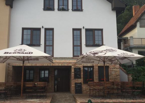 Strachotin House | Penzion Šedivý: Guest Rated 9/10 with Family-Friendly Breakfast