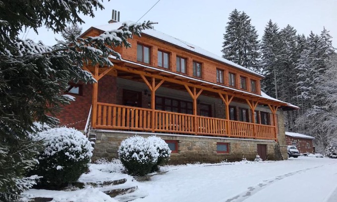 Zitkova House | Comfortable Stay at Penzion Žítková with Hot Tub & Breakfast