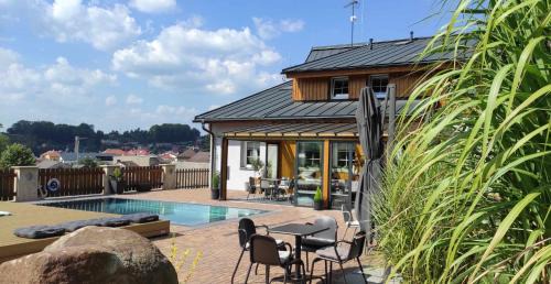 Police nad Metuji House | Pet-Friendly Penzion Adler: Guest Rated 9.7/10, Family Welcome