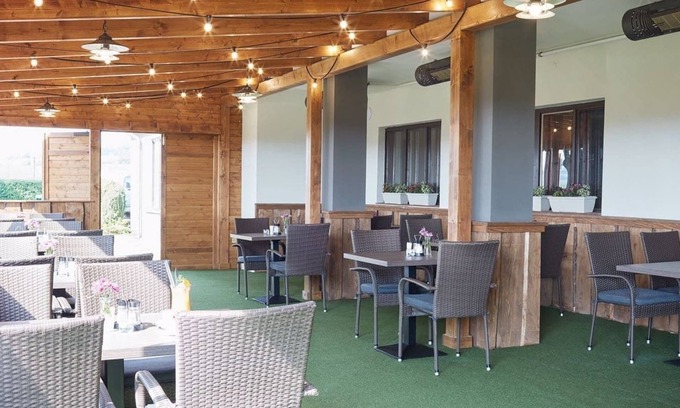 Kolin 2 House | Family-Friendly Retreat at Penzion ARCHERY with Breakfast