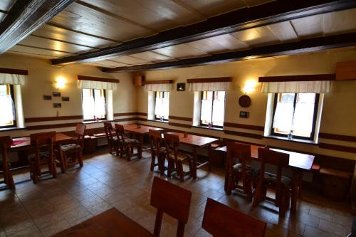 Stare Krecany House | Pet-Friendly Retreat at Penzion "U Krkovičky" - Guest Rated 8/10