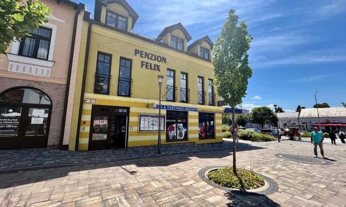Topolcany House | Pet-Friendly Penzion Félix with Family Dining and Great Reviews