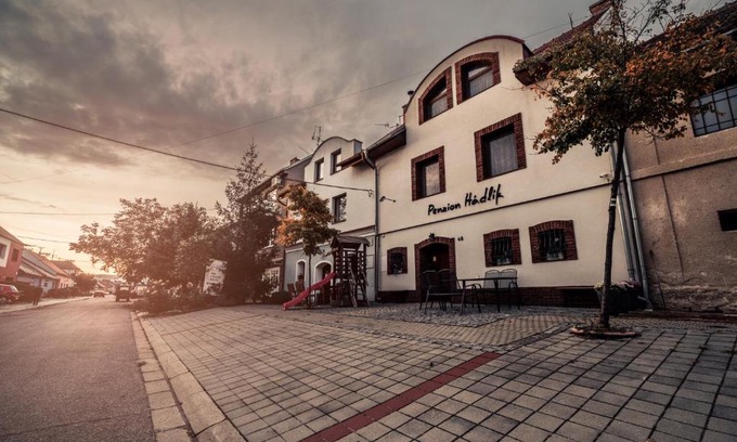 Velke Pavlovice House | Relaxing Penzion Hádlík: Spa & Hot Tub Retreat