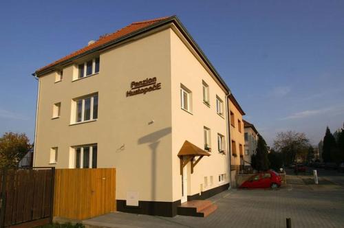 Hustopece House | Pet-Friendly Penzion Hustopeče with Ocean View & Breakfast
