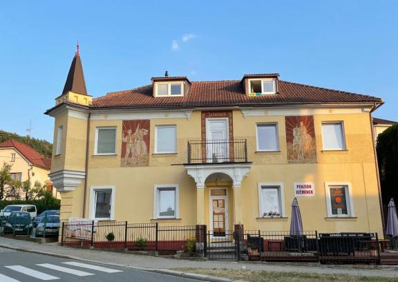 Luhacovice House | Welcoming Penzion Ječmínek: Family-Friendly Retreat