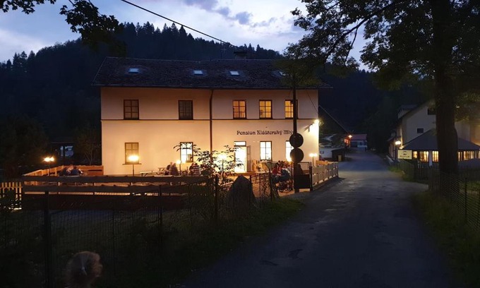 Rejstejn House | Discover Penzion Klášterský mlýn: Family-Friendly Retreat