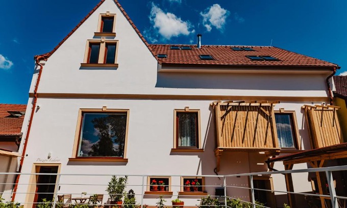Dolni Dunajovice House | Guest Rated 9.3: Penzion Lederer with Kitchen Amenities
