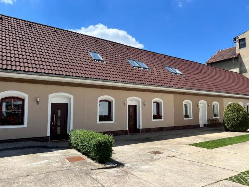 Krabcice House | Pet-Friendly Penzion Mánes with Great Guest Reviews