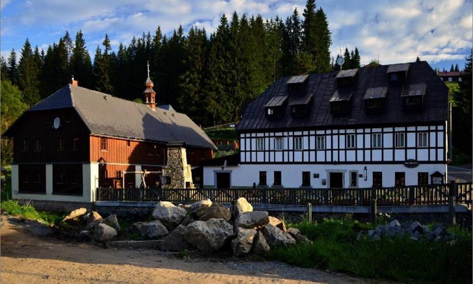 Modrava House | Pet-Friendly Retreat at Penzion Modrava - Rated 8.9/10