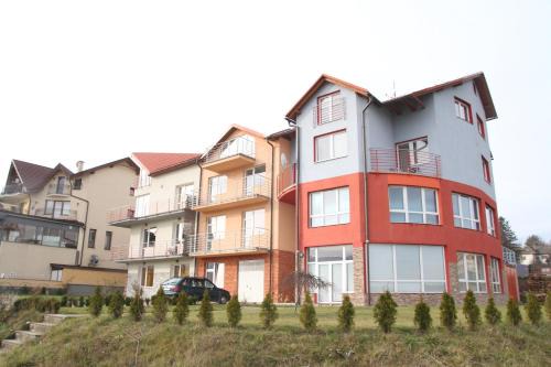Namestovo House | Budget-Friendly Penzion Modul: Ocean View & Family-Powered