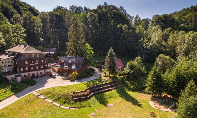 Krasna Lipa Hotel | Guest Rated Penzion Na Bělidle: Pet & Child Friendly Stay