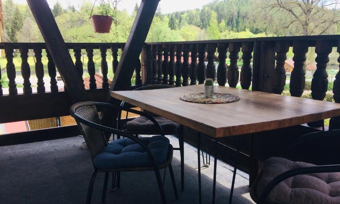 Vetrni Hotel | Top-Rated Penzion Na Cihelně: Pet-Friendly & Family Welcoming