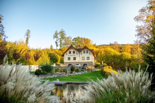 Valasske Mezirici House | Discover Comfort at Penzion Na kraji lesa: 4-Star Retreat
