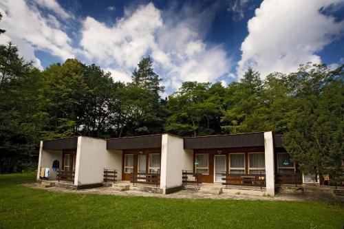 Vranov nad Dyji Apartment | Relax at Penzion Přehrada: Pet-Friendly with Ocean Views