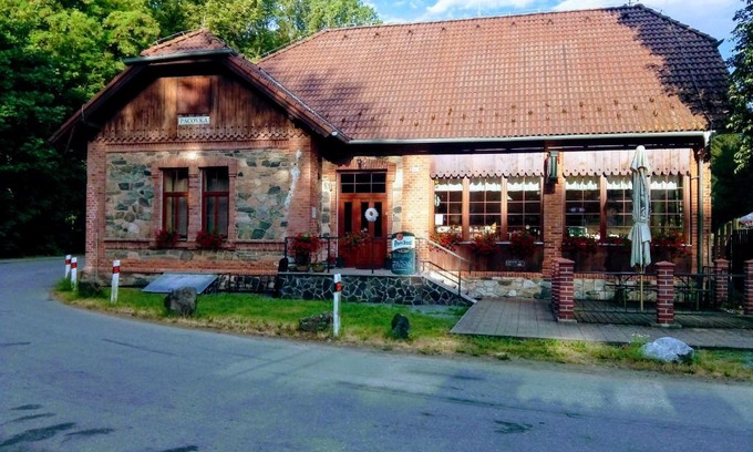 Chynov House | Inviting Penzion Pacovka: Top-Rated Stay with Hot Tub