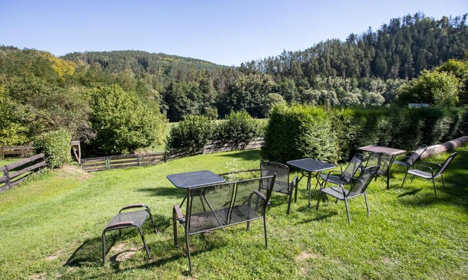 Skryje House | Cozy Stay at Penzion Pod kapličkou with Breakfast Included