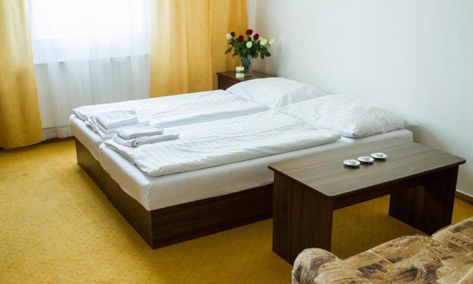 Luhacovice House | Cozy Penzion Pomnenka: Family-Friendly Stay with Breakfast