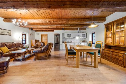 Hlinna Apartment | Pet-Friendly Penzion Pršutérie® with Breakfast & Kids Welcome