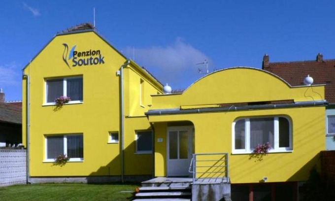 Lanzhot House | Discover Penzion Soutok: Guest Rated 9/10, Family & Pet Friendly