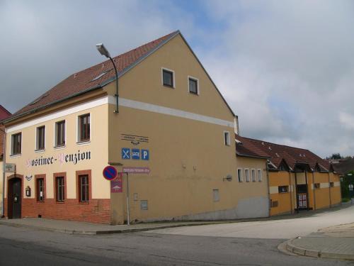 Kunzak House | Discover PENZION U TOČÍKA: Pet-Friendly Family Retreat