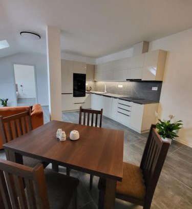 Perna Apartment | Guest Rated 10/10: Family-Friendly Apartmán Adéla Awaits