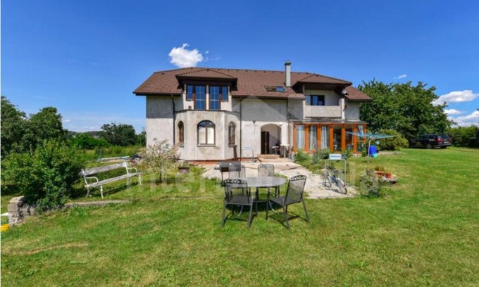 Dacice House | Cozy Penzion Za lávkami: Perfect for Families & Travelers
