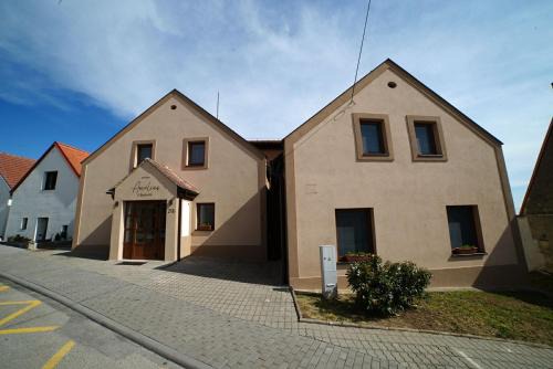 Pavlov House | Discover Penzionu Aurelius: Family-Friendly with Dining