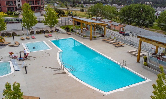 Central Okanagan Condo | Exquisite Peony Paradise: 2 Bedroom Gem with Lake Views