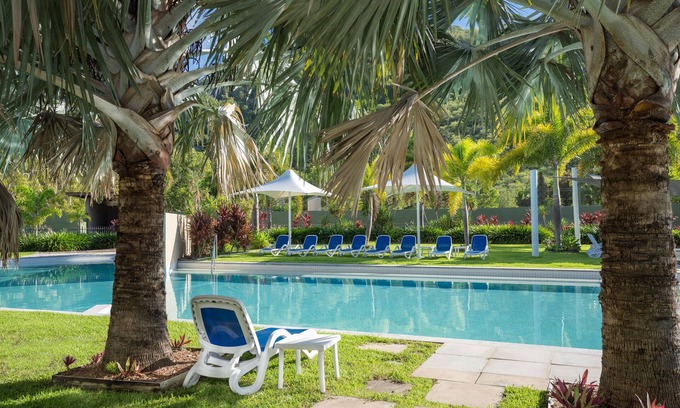 Nelly Bay Hotel | Getaway at Peppers Blue on Blue: Pool, Spa & Family Friendly