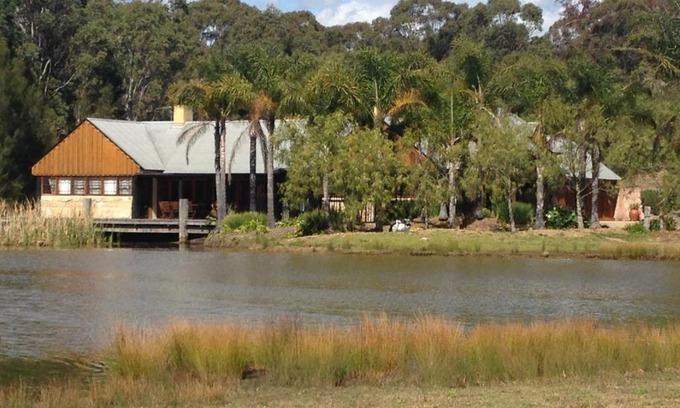 Pokolbin House | Enjoy Pet-Friendly Comfort at Peppers Creek Accommodation