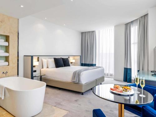 Adelaide Central Business District Hotel | Relax at Peppers Waymouth Hotel: 5-Star Comfort & Spa
