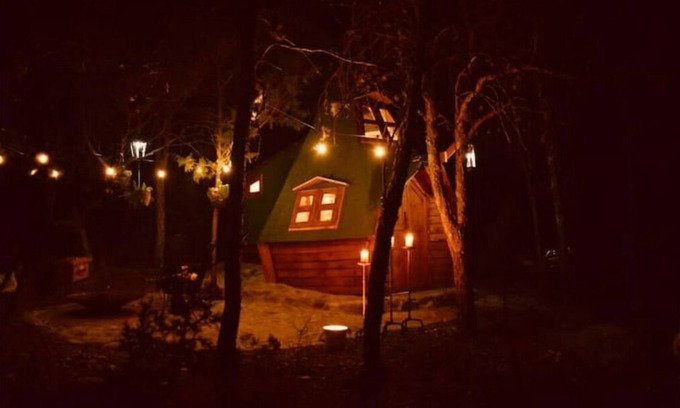 Saltillo Cabin | Enchanting Cabin with Cozy Fireplace and Spa Amenities