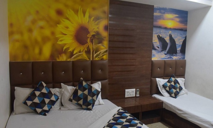 Vastrapur Hotel | Discover Peradiot Hotel - Vastrapur with Family-Friendly Amenities