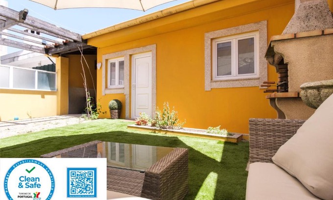 Perafita House | Eco-Friendly Perafita Yellow House – Pet & Child Friendly