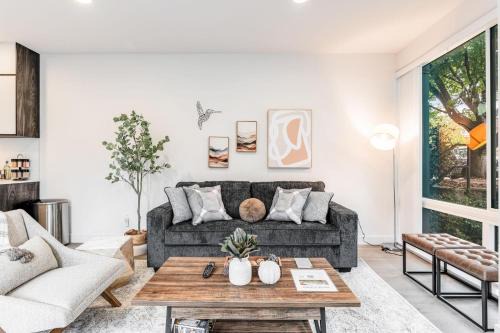 Eastlake House | Experience View on Franklin: Top-Rated Family Retreat